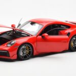 Porsche 911 992 Turbo S Sport Design Rood Minichamps 1:18 - image 2 of 8