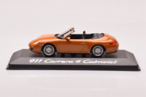 Porsche 911 997 Carrera 4 Cabriolet Oranje Metallic Minichamps 1:43 WAP02001618