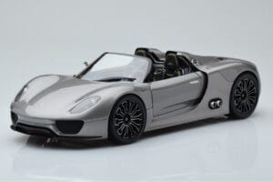 Porsche 918 Spyder Prototype Grijs Metallic Minichamps 1:18