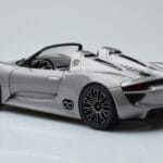 Porsche 918 Spyder Prototype Grijs Metallic Minichamps 1:18 - image 5 of 7