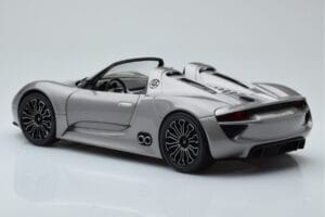 Porsche 918 Spyder Prototype Grijs Metallic Minichamps 1:18 110060030 Metaal — afbeelding 5 van 7