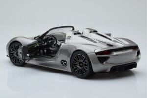 Porsche 918 Spyder Prototype Grijs Metallic Minichamps 1:18 110060030 Metaal — afbeelding 6 van 7