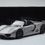 Porsche 918 Spyder Prototype Grijs Metallic Minichamps 1:18 - image 7 of 7