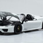 Porsche 918 Spyder Weissach Package Wit Met Zwarte Velgen Minichamps 1:18 - image 2 of 9