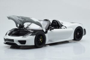 Porsche 918 Spyder Weissach Package Wit Met Zwarte Velgen Minichamps 1:18 113062443 Metaal — afbeelding 2 van 9