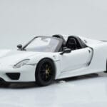 Porsche 918 Spyder Weissach Package Wit Met Zwarte Velgen Minichamps 1:18