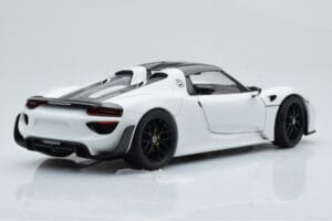 Porsche 918 Spyder Weissach Package Wit Met Zwarte Velgen Minichamps 1:18 113062443 Metaal — afbeelding 3 van 9