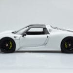 Porsche 918 Spyder Weissach Package Wit Met Zwarte Velgen Minichamps 1:18 - image 5 of 9