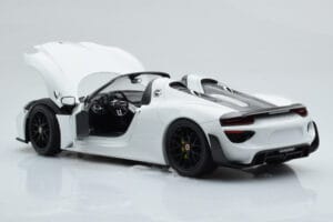 Porsche 918 Spyder Weissach Package Wit Met Zwarte Velgen Minichamps 1:18 113062443 Metaal — afbeelding 6 van 9
