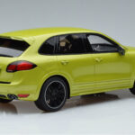 Porsche Cayenne GTS 92A Peridot Groen GT Spirit 1:18 - image 2 of 6
