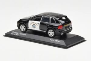 Porsche Cayenne 9PA Highway Patrol Minichamps 1:43 400066291 Metaal — afbeelding 3 van 4