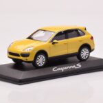 Porsche Cayenne 92A Zandgeel Minichamps 1:43 - image 2 of 4