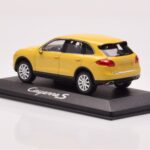 Porsche Cayenne 92A Zandgeel Minichamps 1:43 - image 3 of 4