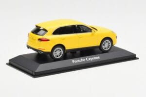 Porsche Cayenne 92A Geel MaxiChamps 1:43 940063201 Metaal — afbeelding 2 van 4