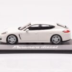 Porsche Panamera 970 Diesel Carrara Wit Minichamps 1:43