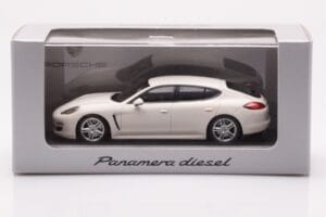 Porsche Panamera 970 Diesel Carrara Wit Minichamps 1:43 WAP0200090C Metaal — afbeelding 4 van 4
