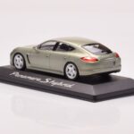 Porsche Panamera 970 S Hybrid Critall Groen Minichamps 1:43 - image 3 of 4