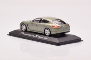 Porsche Panamera 970 S Hybrid Critall Groen Minichamps 1:43 WAP0205010A Metaal — afbeelding 3 van 4