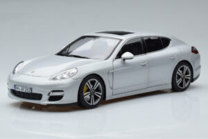 Porsche Panamera 970 Turbo Zilver Norev 1:18
