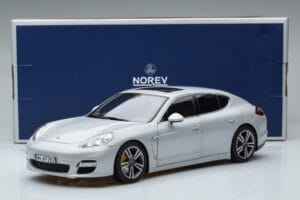 Porsche Panamera 970 Turbo Zilver Norev 1:18 187609 Metaal — afbeelding 7 van 7