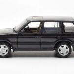 Range Rover P38 4.6 HSE Zwart Metallic AUTOart 1:18 - image 4 of 9