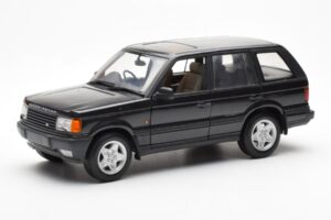 Range Rover P38 4.6 HSE Zwart Metallic AUTOart 1:18