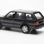 Range Rover P38 4.6 HSE Zwart Metallic AUTOart 1:18 - image 5 of 9