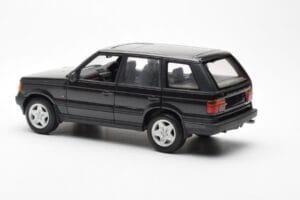 Range Rover P38 4.6 HSE Zwart Metallic AUTOart 1:18 70017 Metaal — afbeelding 5 van 9