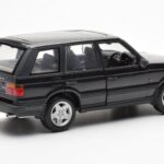Range Rover P38 4.6 HSE Zwart Metallic AUTOart 1:18 - image 6 of 9