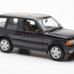 Range Rover P38 4.6 HSE Zwart Metallic AUTOart 1:18 - image 7 of 9