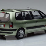 Renault Espace 3 Groen Otto 1:18 - image 2 of 6