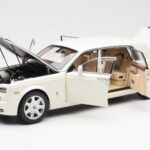 Rolls-Royce Phantom VII EWB English Wit Kyosho 1:18 08841EW2 - image 2 of 8