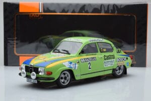 Saab 96 V4 #2 S. Blomqvist / H. Sylvan Rally Sweden 1976 IXO 1:18 18RMC085B Metaal — afbeelding 6 van 6