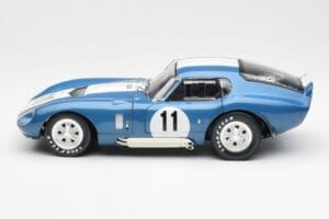Shelby Daytona Cobra Coupe #11 S. Thompson 24 Hours of Le Mans 1965 CMR 1:18 CMR114 Metaal — afbeelding 4 van 8