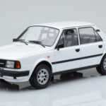 Skoda 130 L Wit IXO 1:18