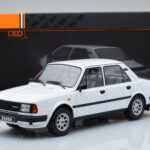 Skoda 130 L Wit IXO 1:18 - image 6 of 6