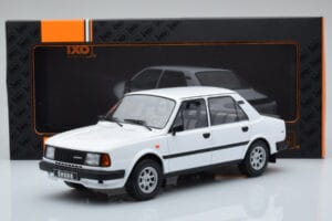 Skoda 130 L Wit IXO 1:18 18CMC158 Metaal — afbeelding 6 van 6