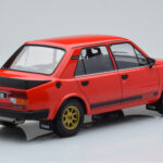 Skoda 130 LR Rood IXO 1:18 - image 2 of 6