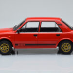 Skoda 130 LR Rood IXO 1:18 - image 3 of 6