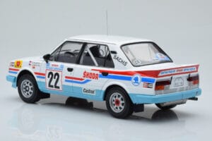 Skoda 130 LR #22 S. Kvaizar / J. Janecek Rally Acropolis 1986 IXO 1:18 18RMC157B Metaal — afbeelding 5 van 6