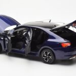 Skoda Octavia Pro Blauw FAW 1:18 ZMR000006BLA - image 5 of 8