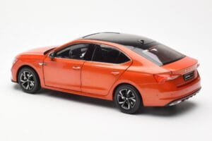 Skoda Octavia Pro Oranje FAW 1:18 ZMR000006ORA Metaal — afbeelding 7 van 8