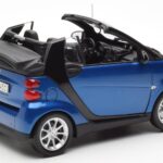 Smart Fortwo 451 Cabrio Blauw & Zwart Minichamps 1:18 - image 3 of 8