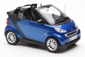 Smart Fortwo 451 Cabrio Blauw & Zwart Minichamps 1:18 150036330 Metaal — afbeelding 6 van 8