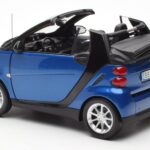 Smart Fortwo 451 Cabrio Blauw & Zwart Minichamps 1:18 - image 7 of 8