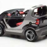 Smart Fortwo Crossblade Cabriolet Zilver Zwart Kyosho 1:18 - image 5 of 6