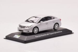 Toyota Avensis T270 Zilver Minichamps 1:43 403166903 Metaal — afbeelding 2 van 4