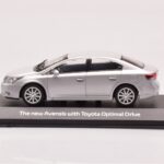 Toyota Avensis T270 Zilver Minichamps 1:43