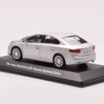 Toyota Avensis T270 Zilver Minichamps 1:43 - image 3 of 4