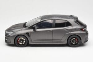 Toyota GR Corolla Morizo Edition Grijs Otto 1:18 OT451 Hars — afbeelding 3 van 6